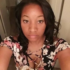 Meet your Posher, Monique